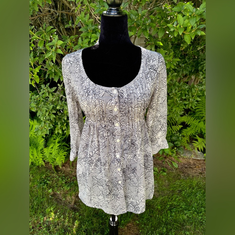 Xhilaration Black and White Lace Patterned Blouse
